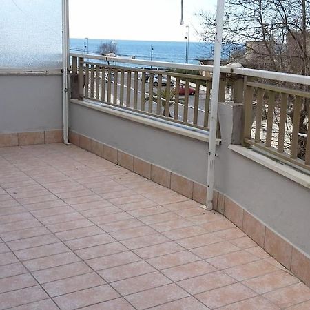 Girasole A Due Passi Dal Mare Apartment Minturno Luaran gambar